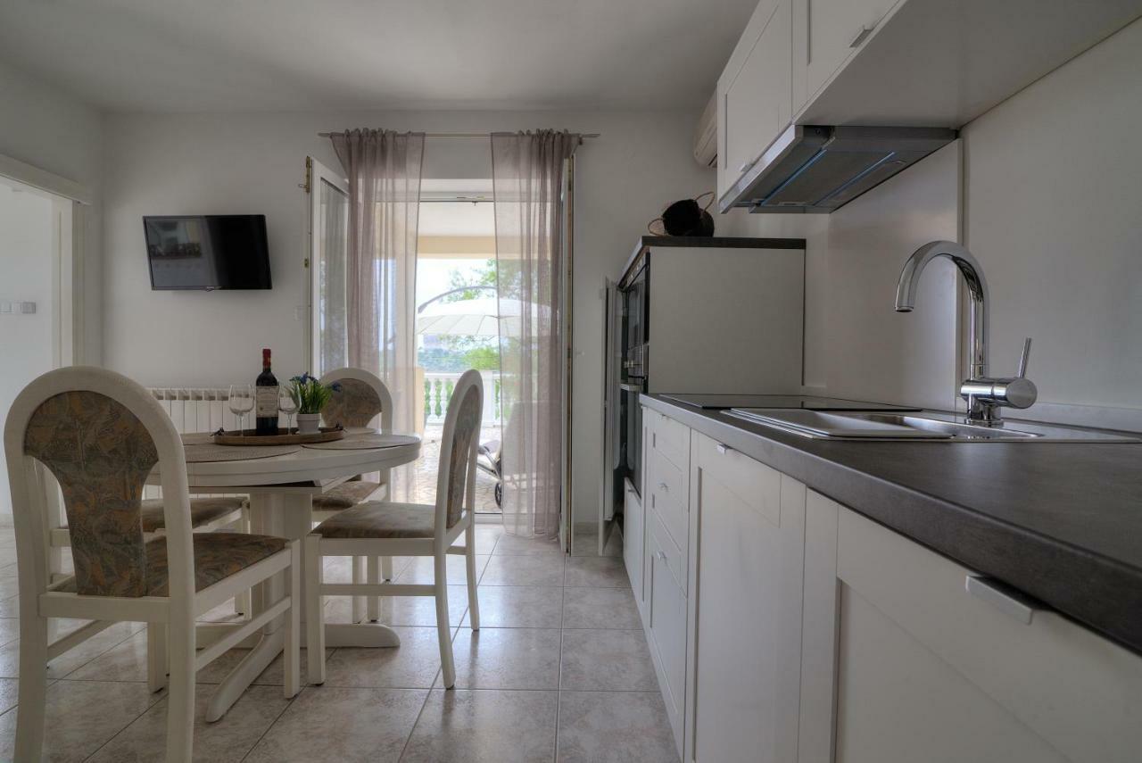 Apartment Barbara Сень Экстерьер фото