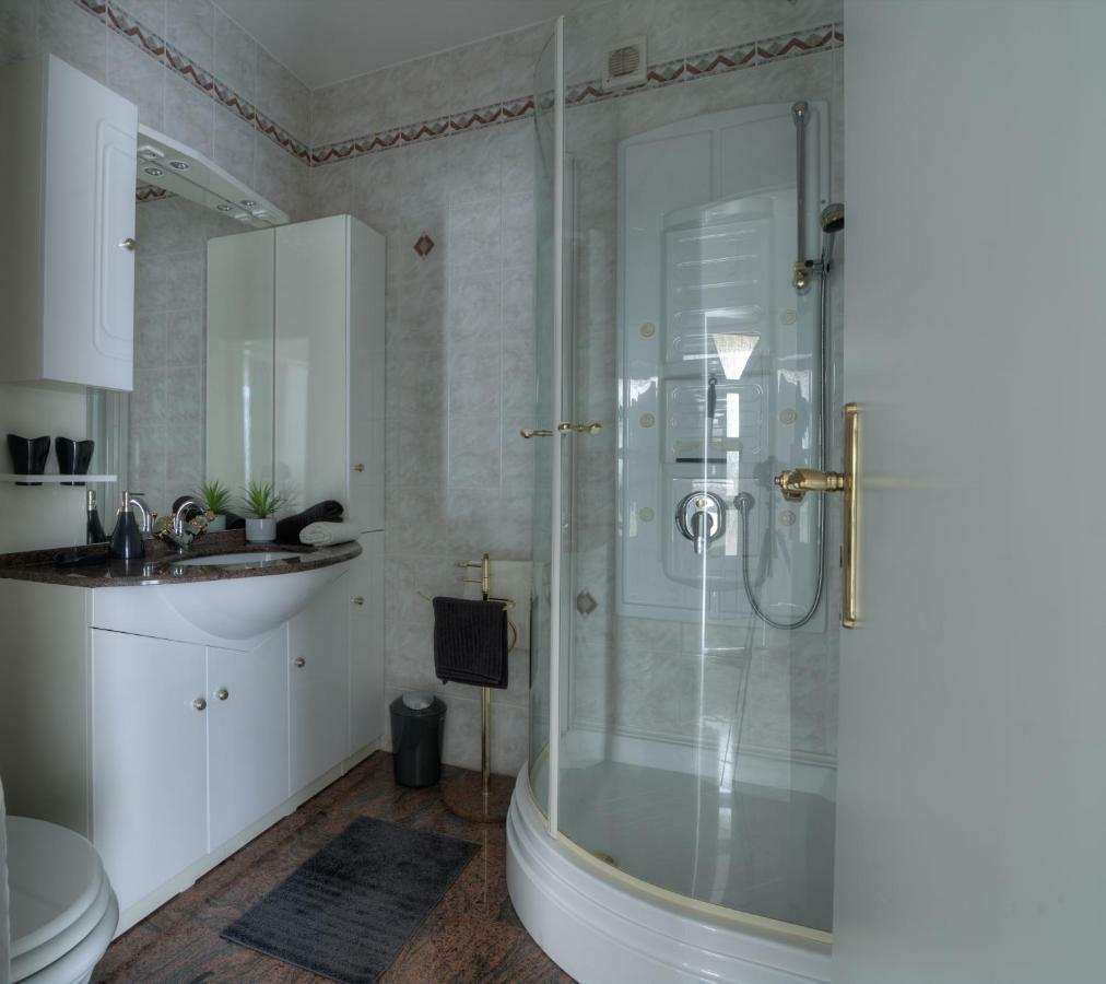Apartment Barbara Сень Экстерьер фото