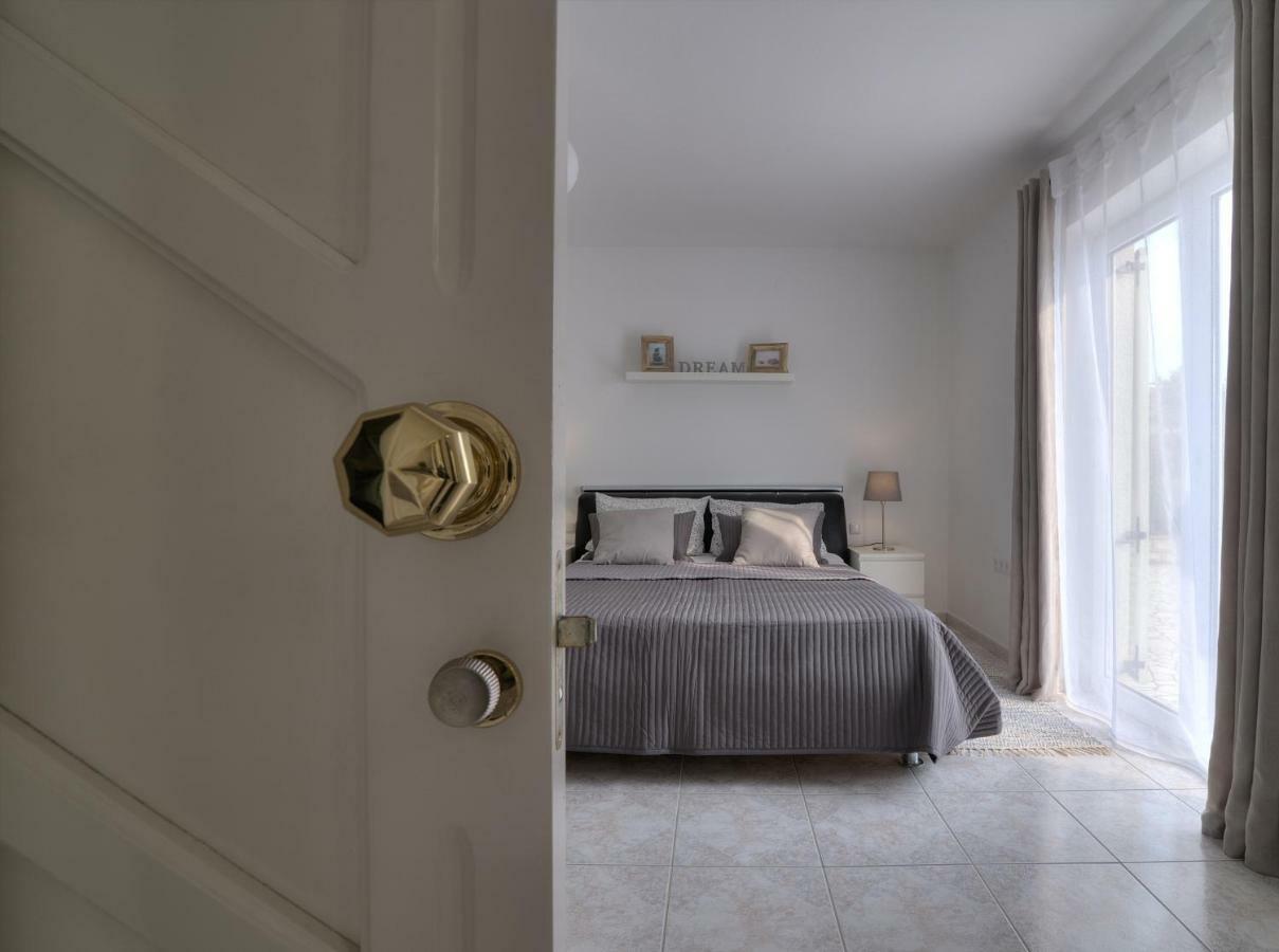 Apartment Barbara Сень Экстерьер фото