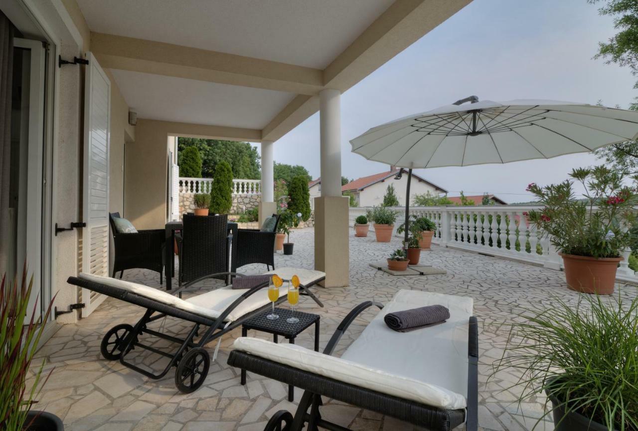 Apartment Barbara Сень Экстерьер фото
